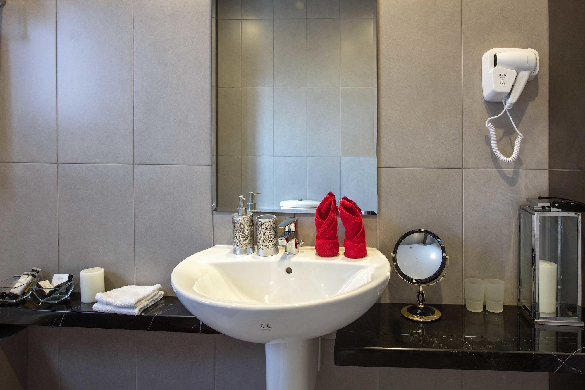 Loumage Suites And Spa Manama Ngoại thất bức ảnh