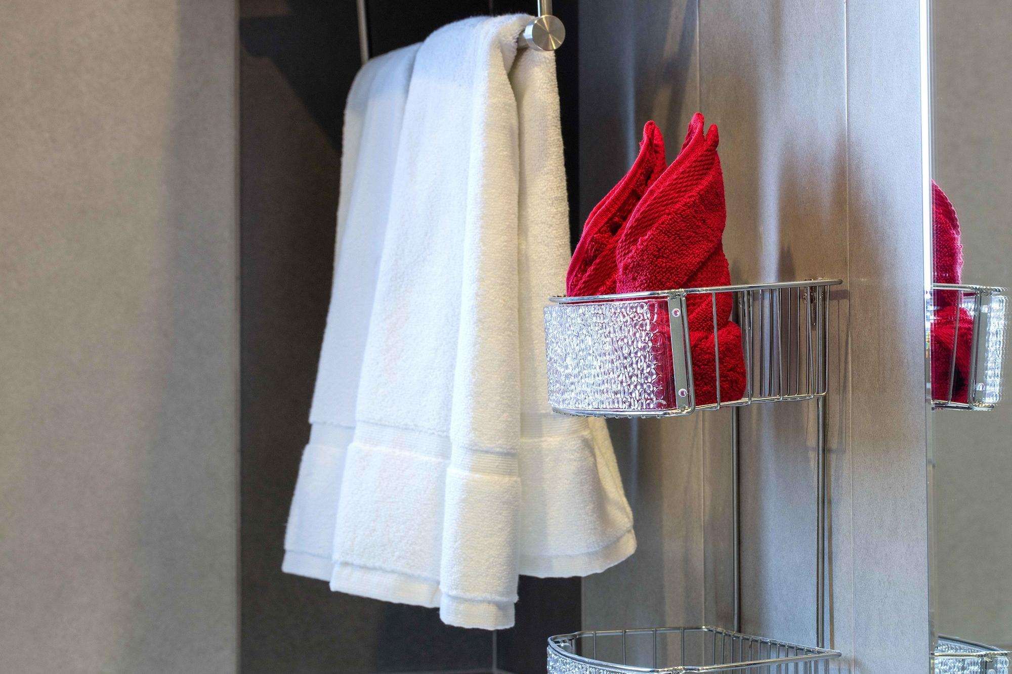 Loumage Suites And Spa Manama Ngoại thất bức ảnh