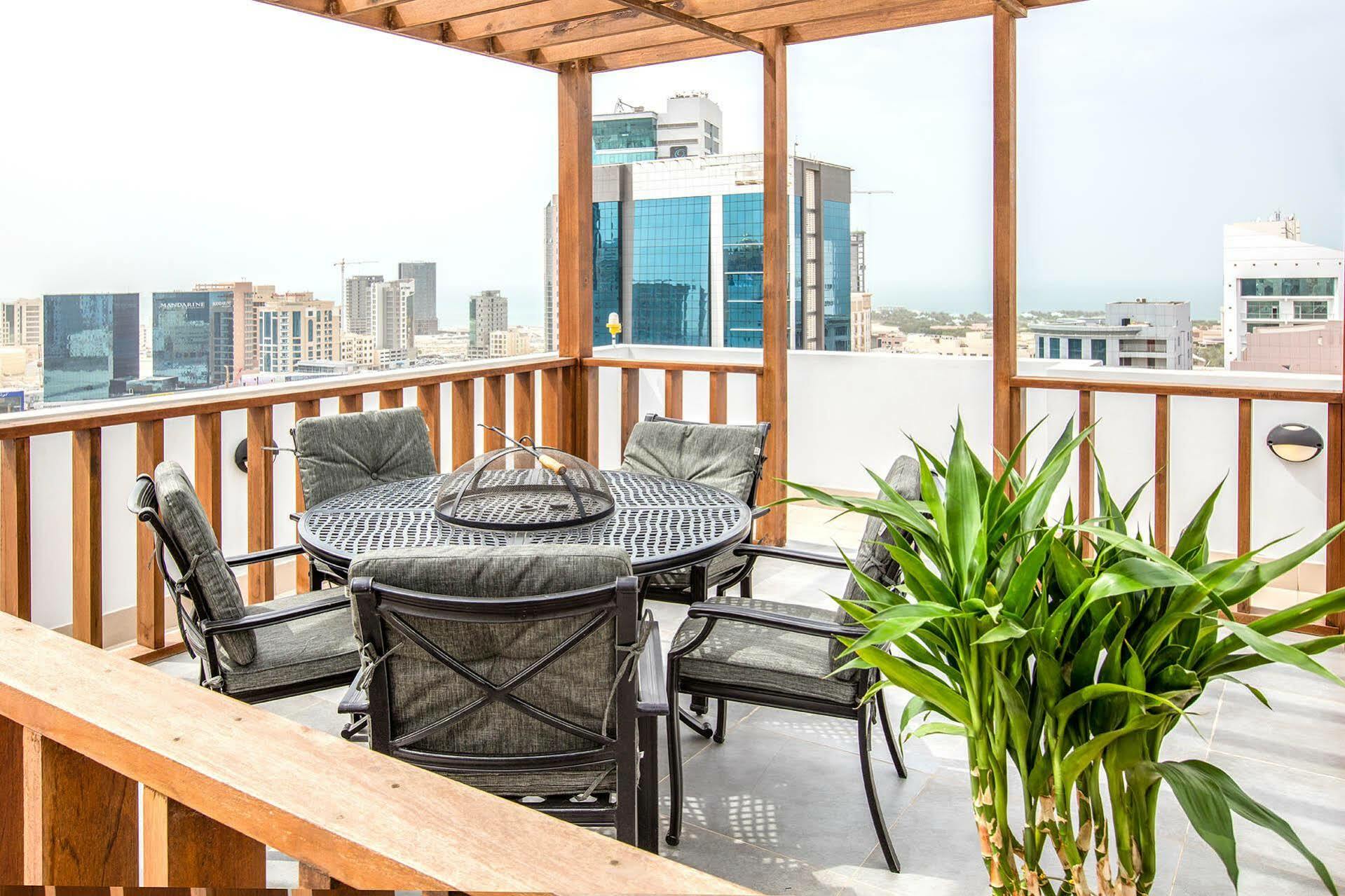 Loumage Suites And Spa Manama Ngoại thất bức ảnh